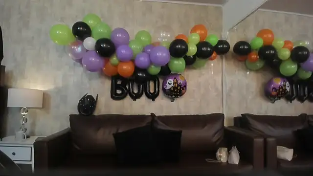 NahomyCarther online show from 2, 11, 2025