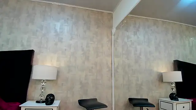 NahomyCarther online show from 1, 12, 2025