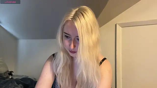 Snapshot of ashisscene chatting on 15, 11, 2025 ashisscene online show from 15, 11, 2025