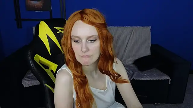 Snapshot of KristinMoore chatting on 2, 3, 2025 KristinMoore online show from 2, 3, 2025