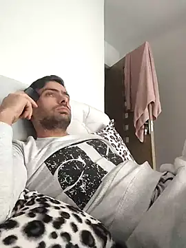 Snapshot of andreiiiii2025 chatting on 1, 12, 2025 andreiiiii2025 online show from 1, 12, 2025