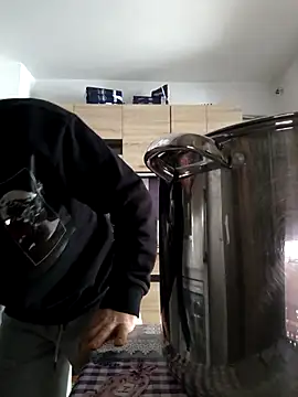 Snapshot of andreiiiii2025 chatting on 3, 2, 2026 andreiiiii2025 online show from 3, 2, 2026