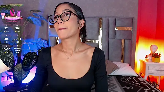 Tyla Ks online show from 5, 12, 2025