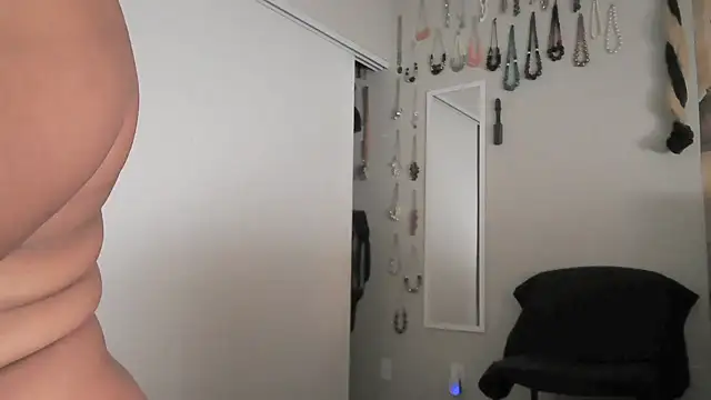 Queenanitadix online show from 24, 2, 2026