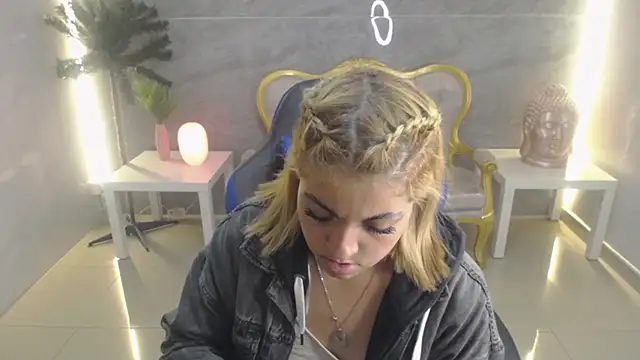 lili conor s online show from 13, 3, 2025