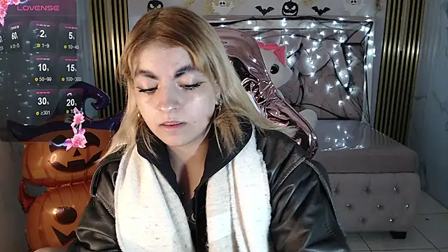 lili conor s online show from 8, 10, 2025