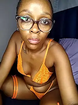 Snapshot of xxTatiannaxx chatting on 5, 5, 2026 xxTatiannaxx online show from 5, 5, 2026