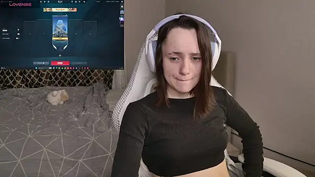 Luna Loveee online show from 10, 1, 2026