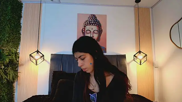 Cassie bloom online show from 4, 12, 2025