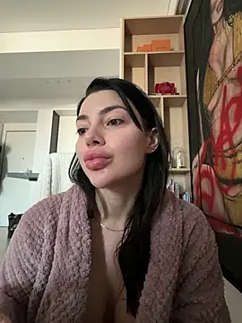 Mia Splash online show from 4, 3, 2026