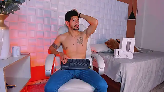 AlejandroStormm online show from 23, 2, 2025