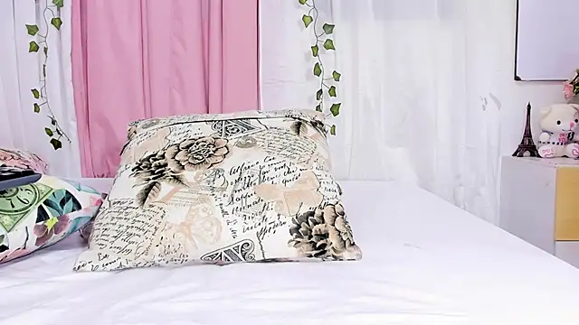 Emma lorense22 online show from 8, 3, 2025