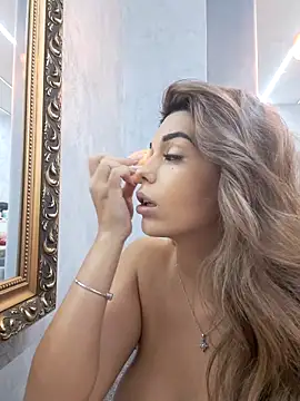 Bella Posh online show from 23, 11, 2025