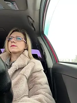 Lusi Luxary online show from 11, 3, 2025