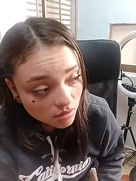 ChloeAllennn online show from 19, 5, 2026