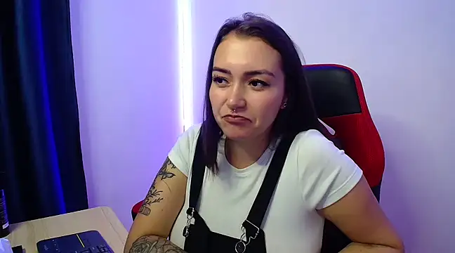 Luna kitty online show from 25, 2, 2025