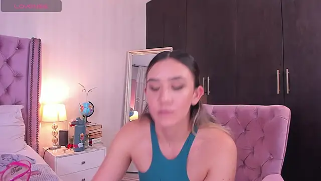 natashaleightt online show from 21, 3, 2025