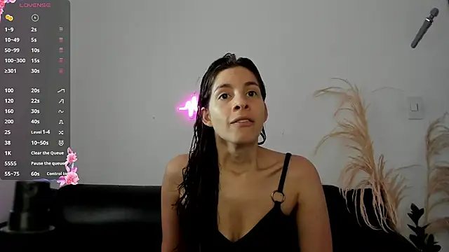 jessyegoldenn online show from 25, 5, 2026