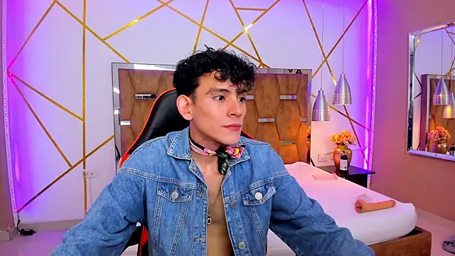 ValentinoMoreti online show from 18, 3, 2025