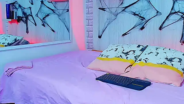 ZaraRousse online show from 13, 10, 2025