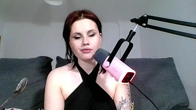 Snapshot of Della_Ideal chatting on 13, 3, 2025 Della Ideal online show from 13, 3, 2025