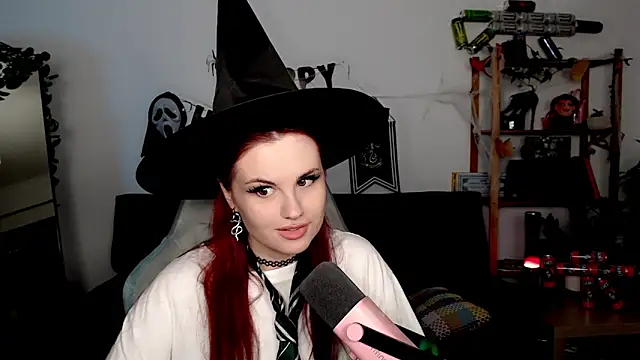 Snapshot of Della_Ideal chatting on 2, 11, 2025 Della Ideal online show from 2, 11, 2025