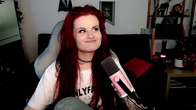 Snapshot of Della_Ideal chatting on 12, 11, 2025 Della Ideal online show from 12, 11, 2025