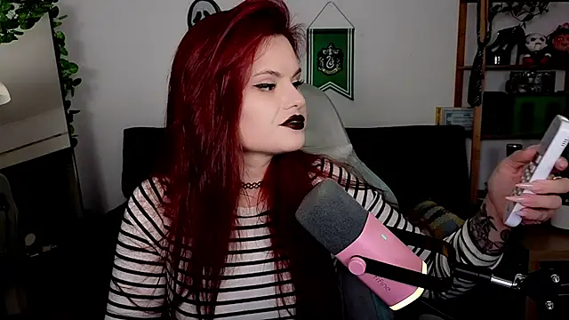 Snapshot of Della_Ideal chatting on 13, 11, 2025 Della Ideal online show from 13, 11, 2025