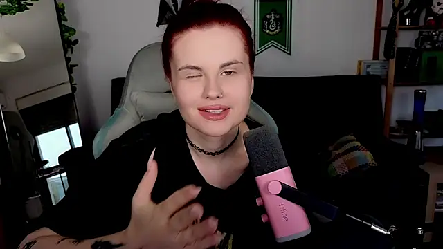 Snapshot of Della_Ideal chatting on 14, 11, 2025 Della Ideal online show from 14, 11, 2025