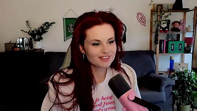 Snapshot of Della_Ideal chatting on 16, 12, 2025 Della Ideal online show from 16, 12, 2025