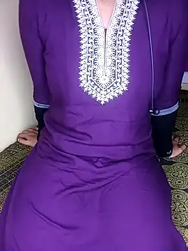 Snapshot of geetha_telugu_kan277 chatting on 6, 3, 2025 geetha telugu kan277 online show from 6, 3, 2025