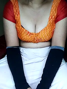 Snapshot of geetha_telugu_kan277 chatting on 18, 9, 2025 geetha telugu kan277 online show from 18, 9, 2025