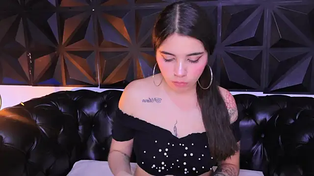 DaphneGlas online show from 10, 3, 2025