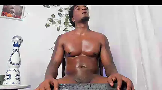 Snapshot of LOGAN_DRAKE chatting on 14, 3, 2025 LOGAN DRAKE online show from 14, 3, 2025