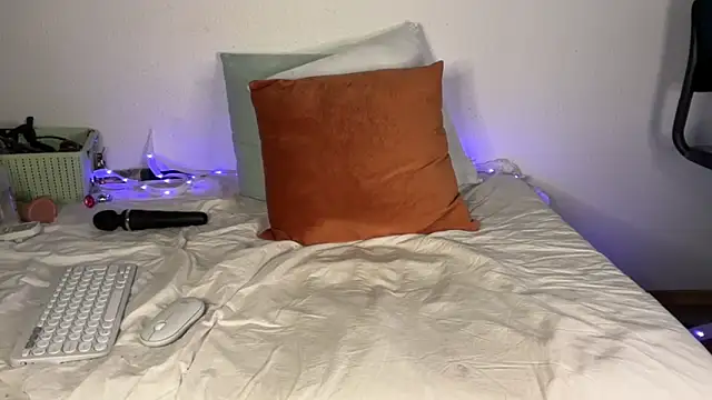 Snapshot of bayofdarkness chatting on 11, 9, 2025 bayofdarkness online show from 11, 9, 2025