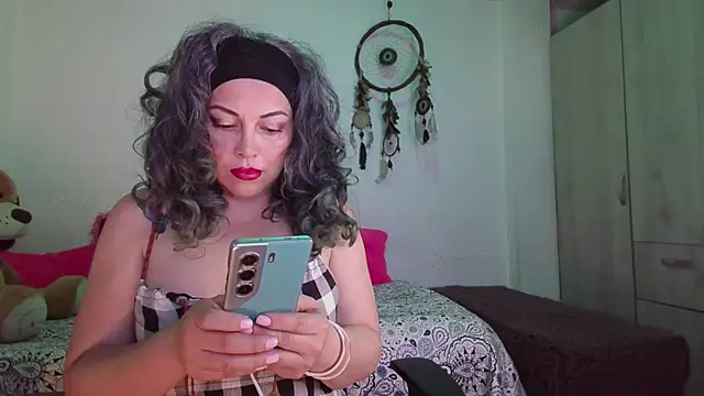 Victoria Lover online show from 28, 10, 2025