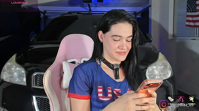 MiiaParker6972 online show from 31, 5, 2026