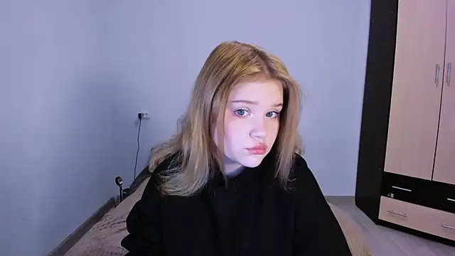 LaseyMoon online show from 23, 11, 2025