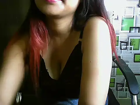 UrHoneyBae online show from 17, 3, 2025