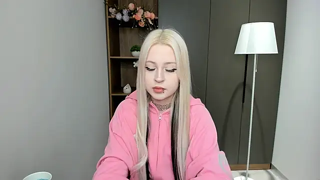 Snapshot of JoanColdwell chatting on 27, 2, 2025 JoanColdwell online show from 27, 2, 2025