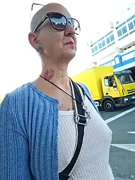 Emma Milf25 online show from 25, 9, 2025