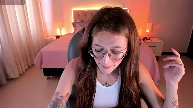 Emily Warren  online show from 16, 9, 2025