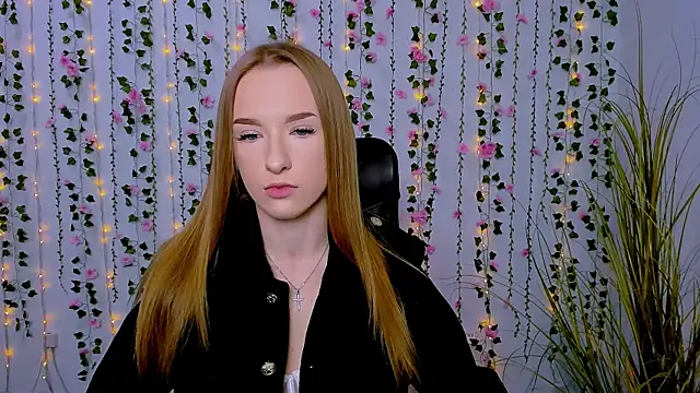 Snapshot of doll_vey chatting on 4, 3, 2025 doll vey online show from 4, 3, 2025