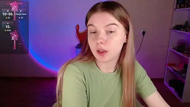 Strawberry juli online show from 11, 4, 2026