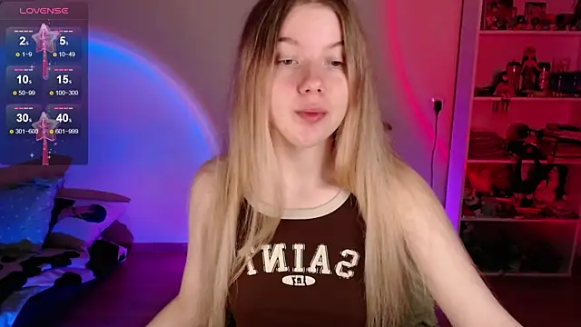 Strawberry juli online show from 23, 5, 2026