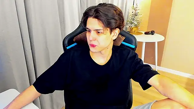 Snapshot of TravisRevas chatting on 3, 2, 2026 TravisRevas online show from 3, 2, 2026