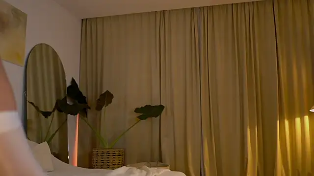 nadia bliss online show from 13, 9, 2025