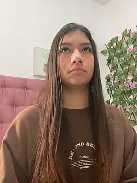 yousweet-Scarett online show from 5, 10, 2025