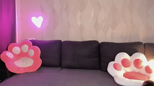 EmmaVictori1 online show from 24, 3, 2026