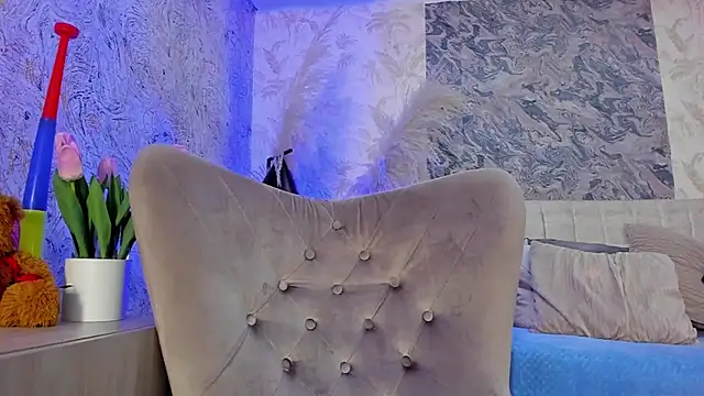 Arianaa collins online show from 7, 7, 2026